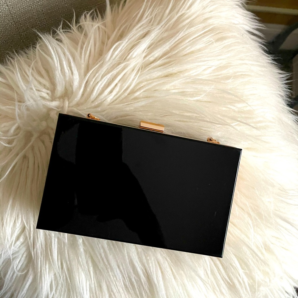 Black block clutch